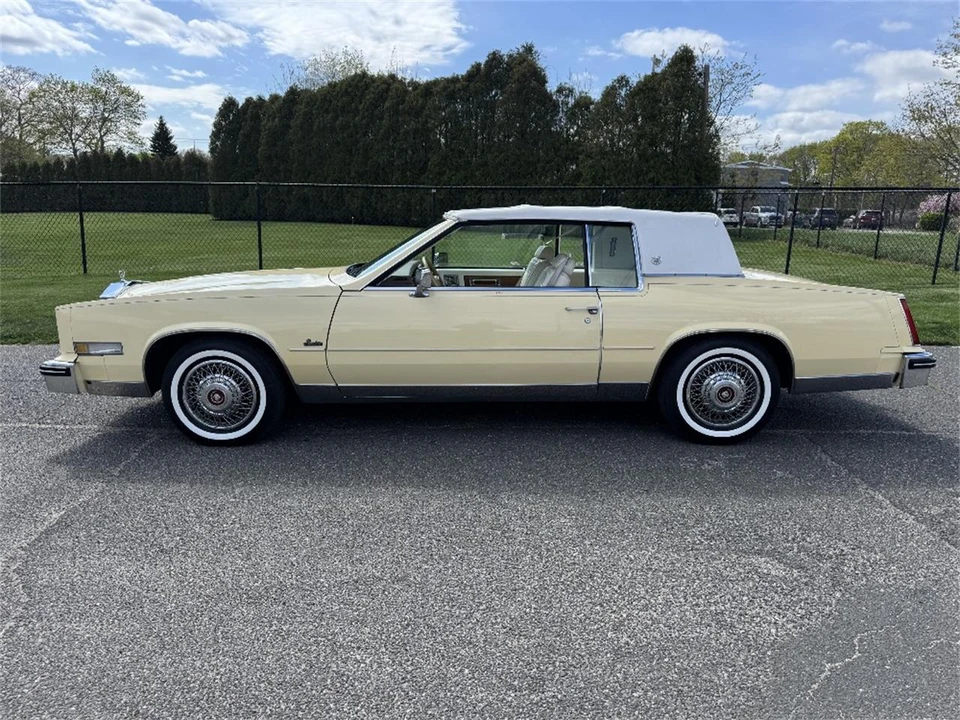 1985 Cadillac DeVille 6th Gen - Image 2 of 24