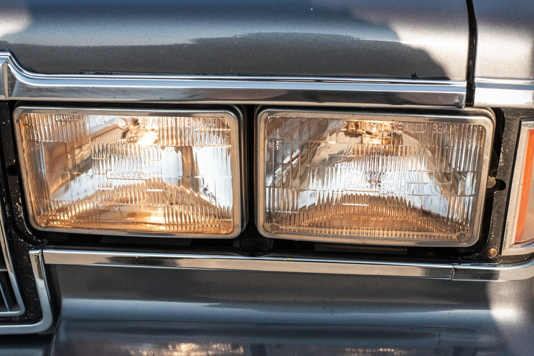 1985 Cadillac DeVille 6th Gen - Image 23 of 31