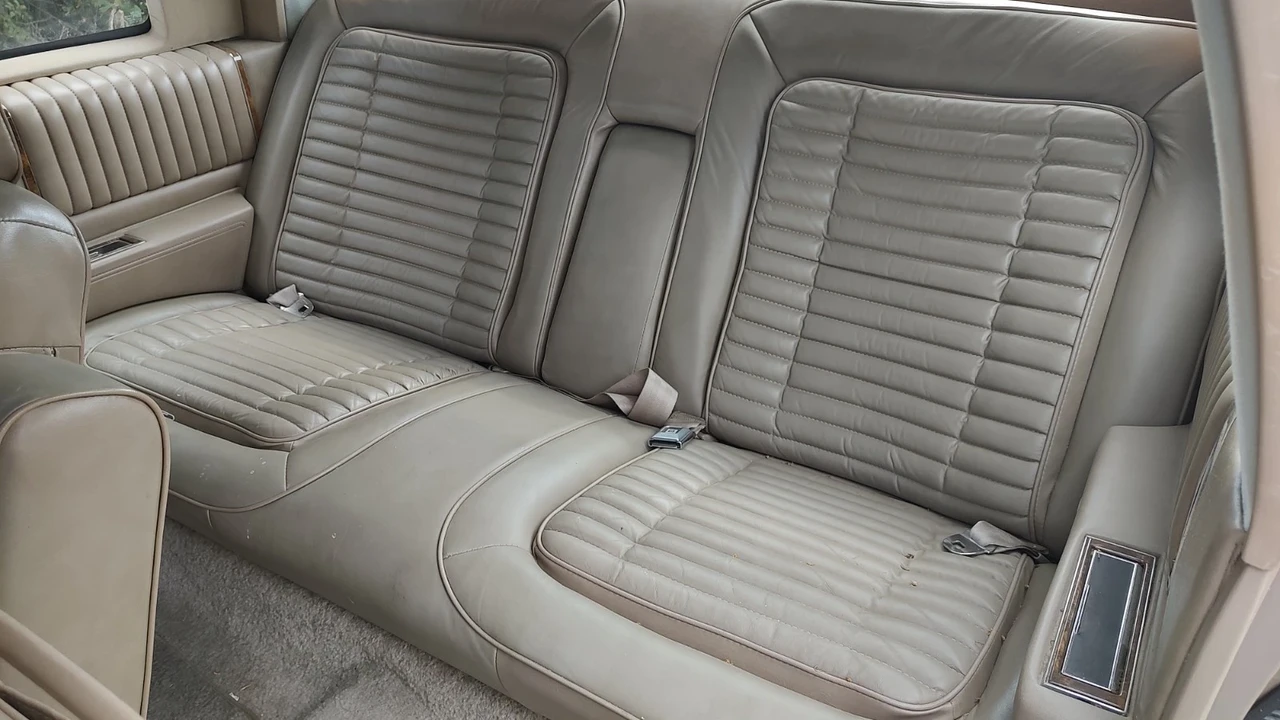 1985 Cadillac DeVille 5th Gen - Image 7 of 12