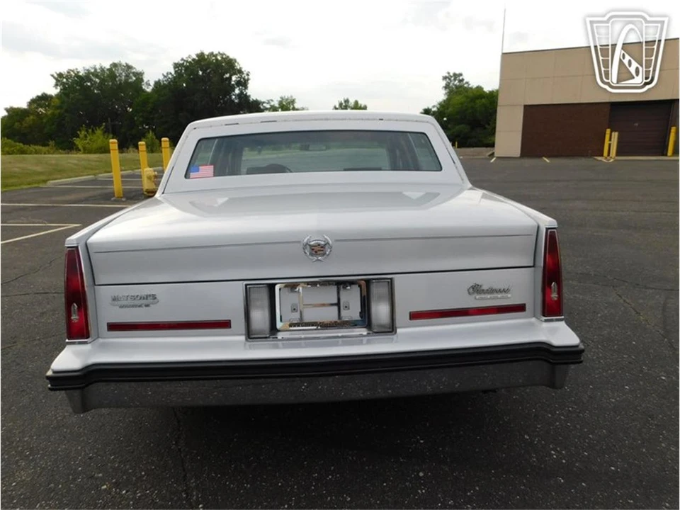 1985 Cadillac Fleetwood - Image 16 of 31