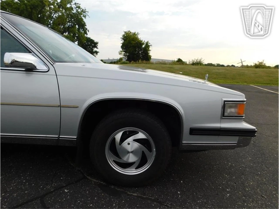 1985 Cadillac Fleetwood - Image 26 of 31