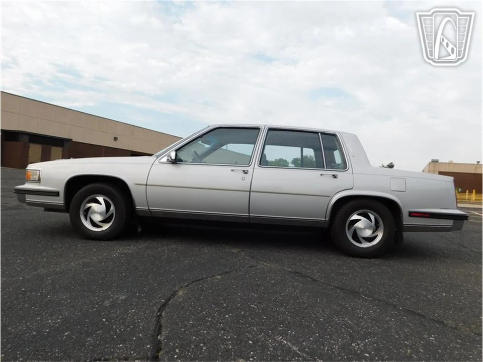 1985 Cadillac Fleetwood - Image 6 of 31