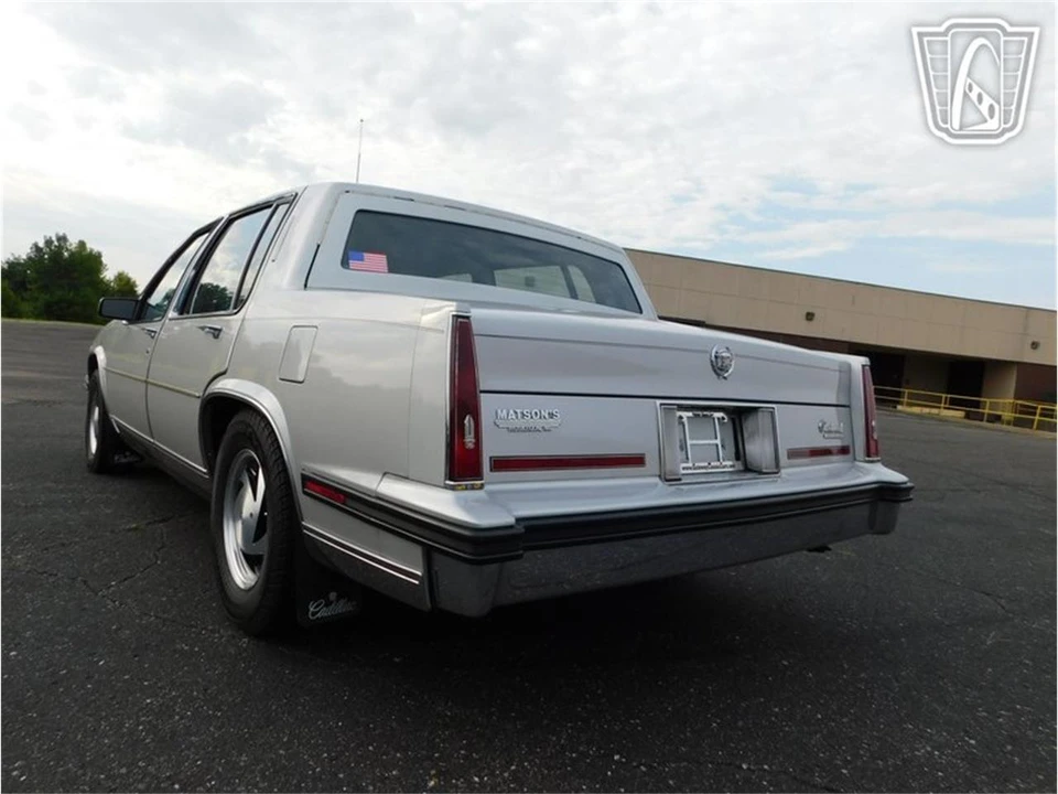 1985 Cadillac Fleetwood - Image 12 of 31
