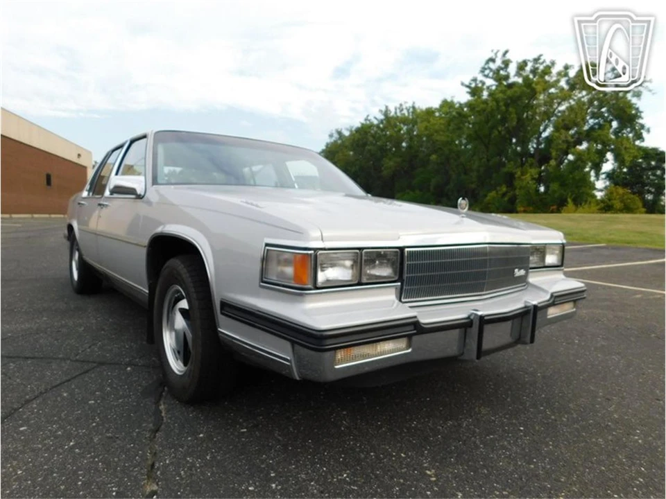 1985 Cadillac Fleetwood - Image 27 of 31