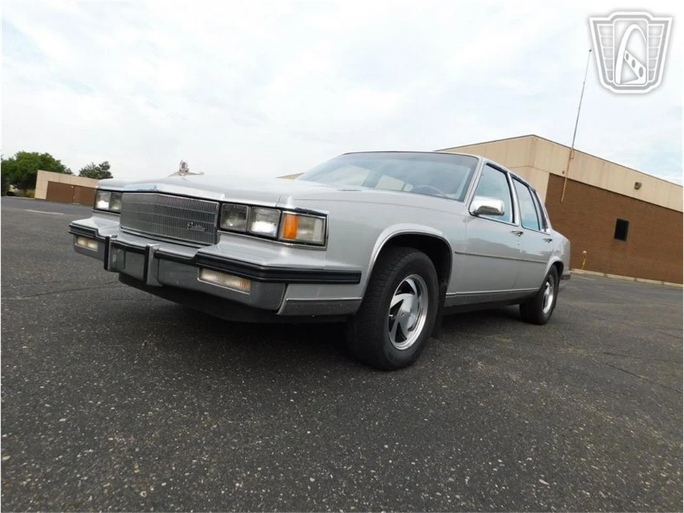 1985 Cadillac Fleetwood - Image 3 of 31