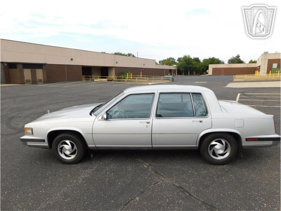 1985 Cadillac Fleetwood - Image 8 of 31