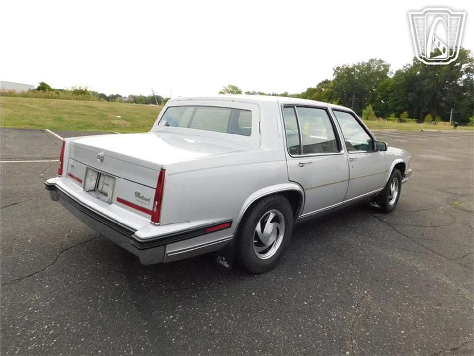 1985 Cadillac Fleetwood - Image 19 of 31