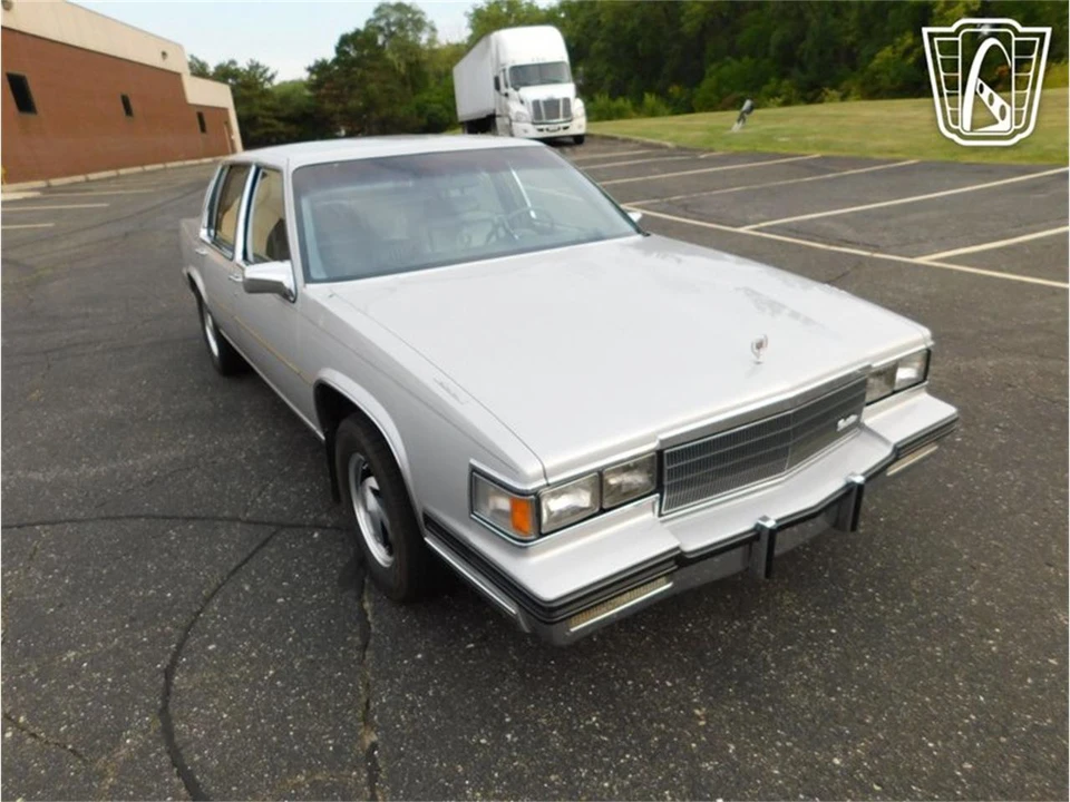 1985 Cadillac Fleetwood - Image 29 of 31