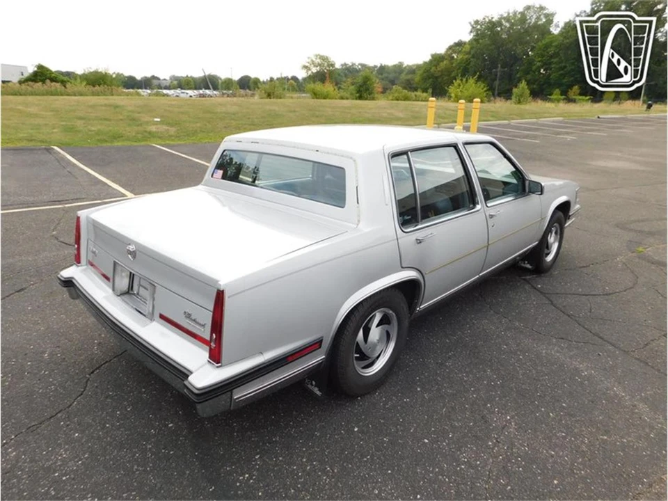 1985 Cadillac Fleetwood - Image 20 of 31