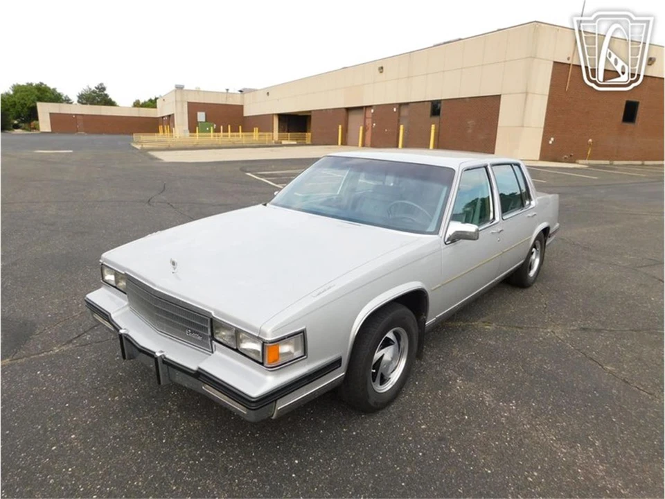1985 Cadillac Fleetwood - Image 5 of 31
