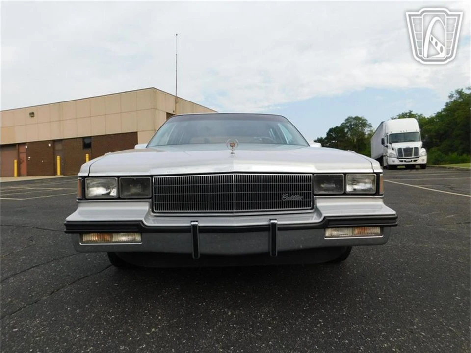 1985 Cadillac Fleetwood - Image 30 of 31