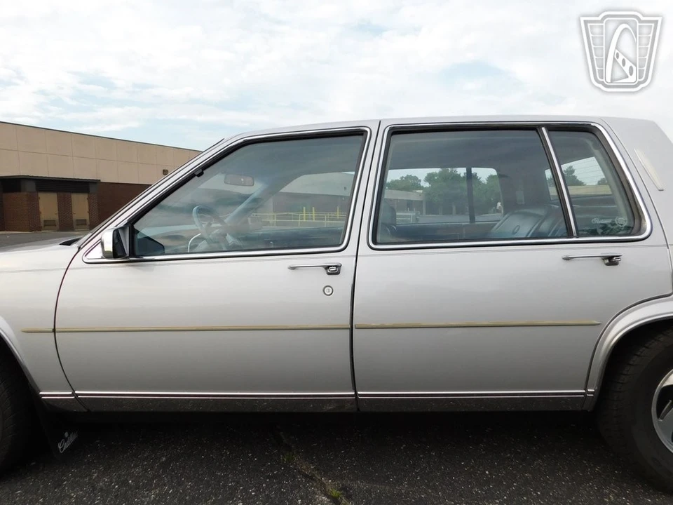 1985 Cadillac Fleetwood - Image 12 of 21