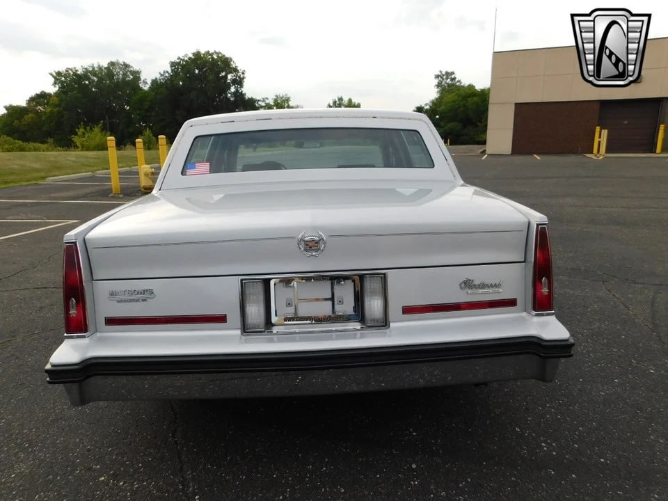 1985 Cadillac Fleetwood - Image 4 of 12