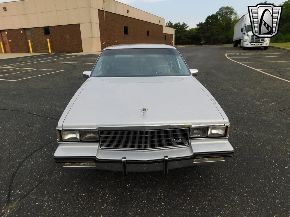 1985 Cadillac Fleetwood - Image 7 of 12