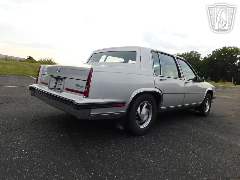 1985 Cadillac Fleetwood - Image 20 of 21