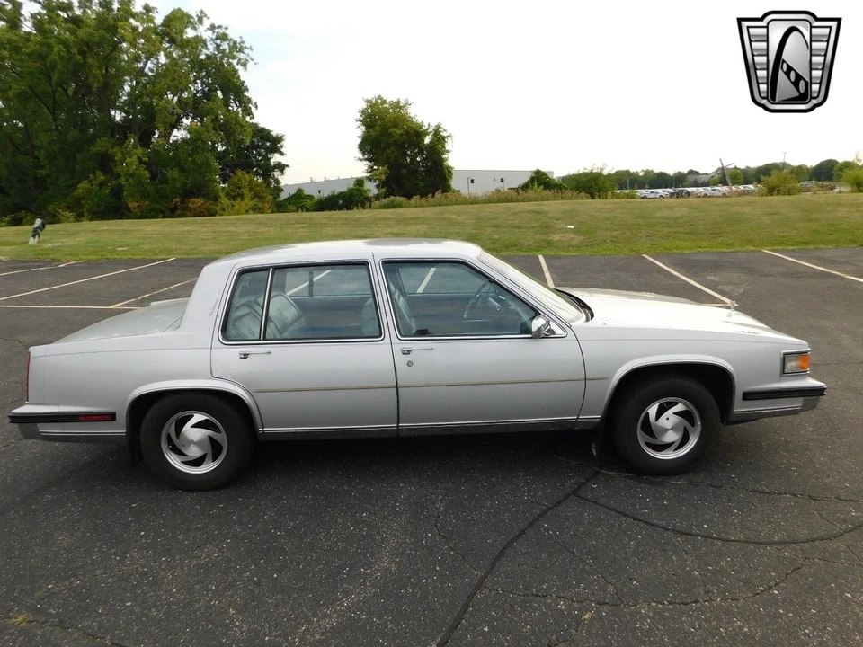 1985 Cadillac Fleetwood - Image 5 of 12