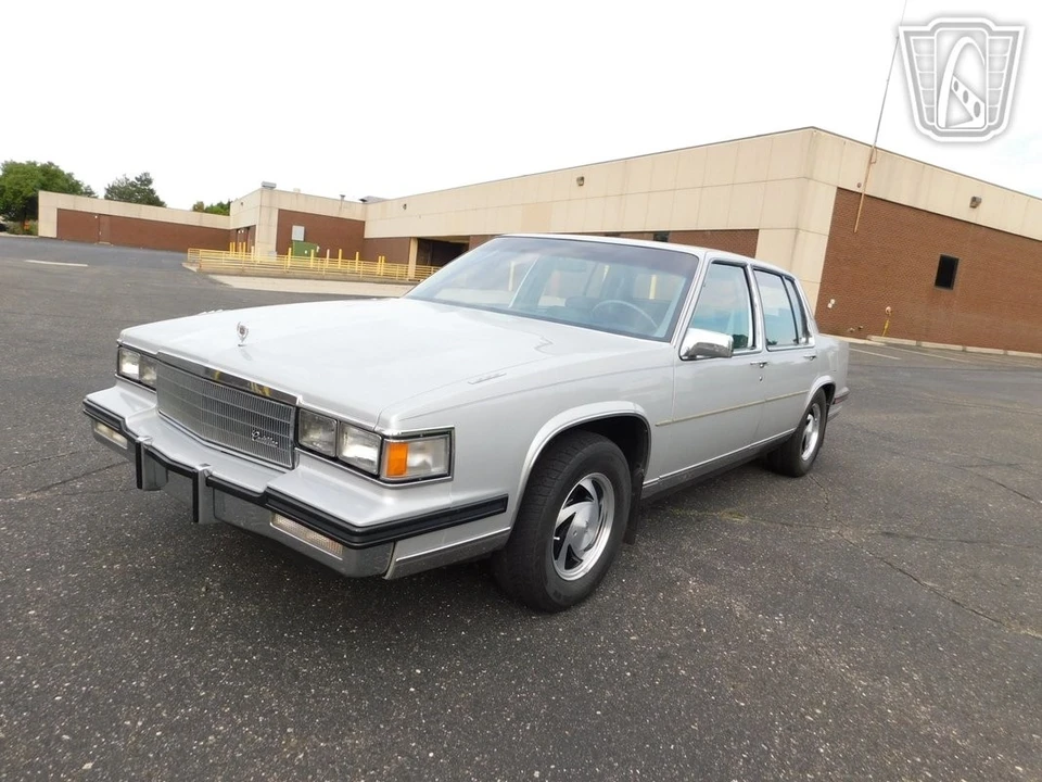 1985 Cadillac Fleetwood - Image 5 of 21
