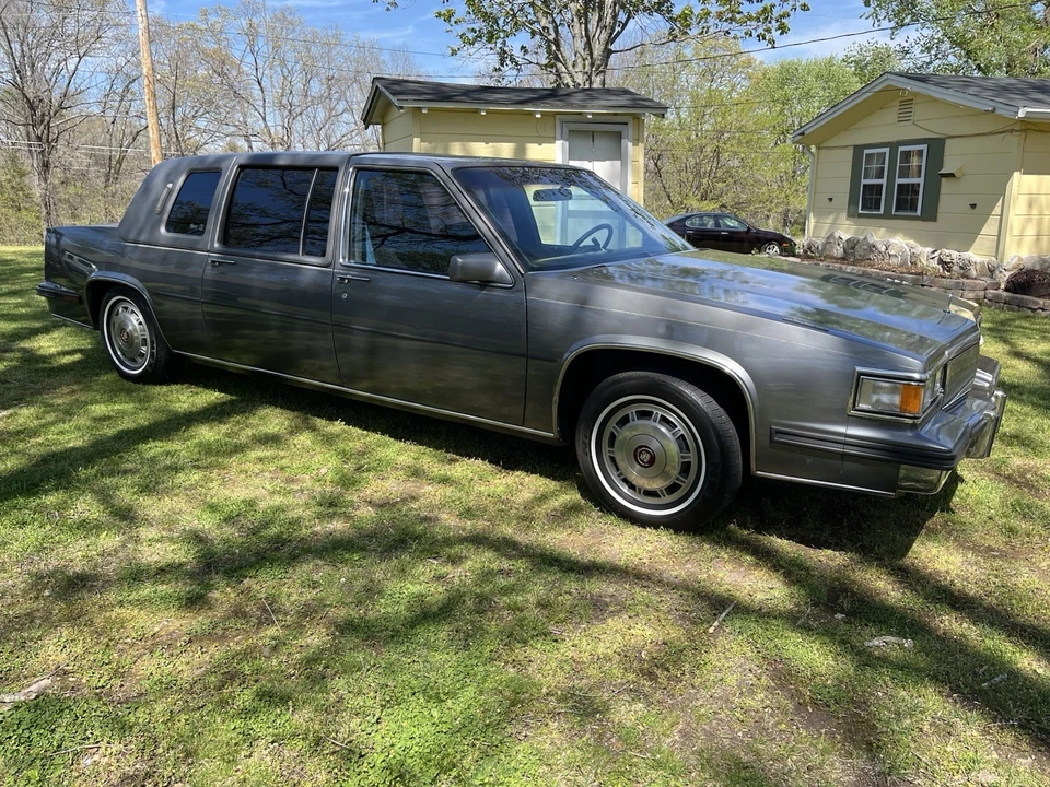 1985 Cadillac Fleetwood - Image 6 of 31