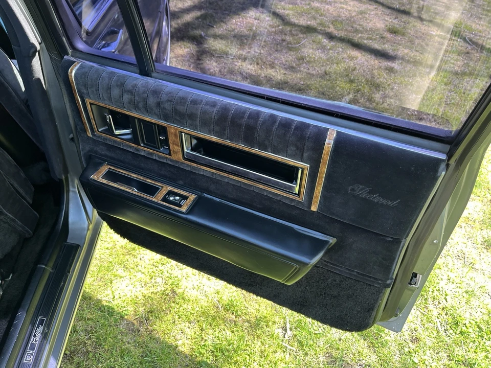 1985 Cadillac Fleetwood - Image 19 of 31