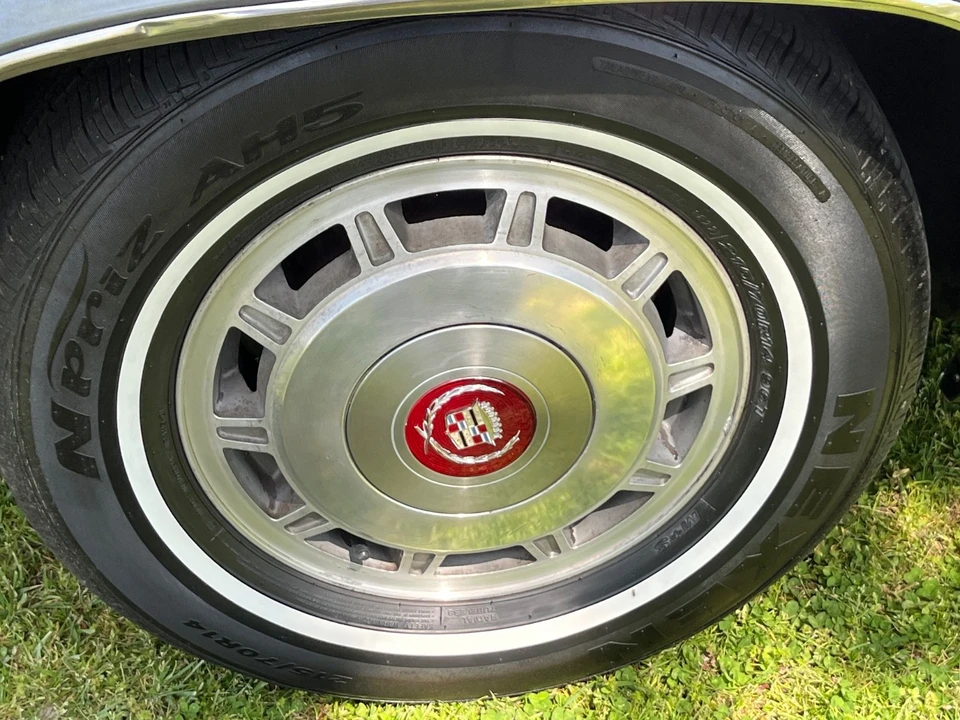 1985 Cadillac Fleetwood - Image 28 of 31