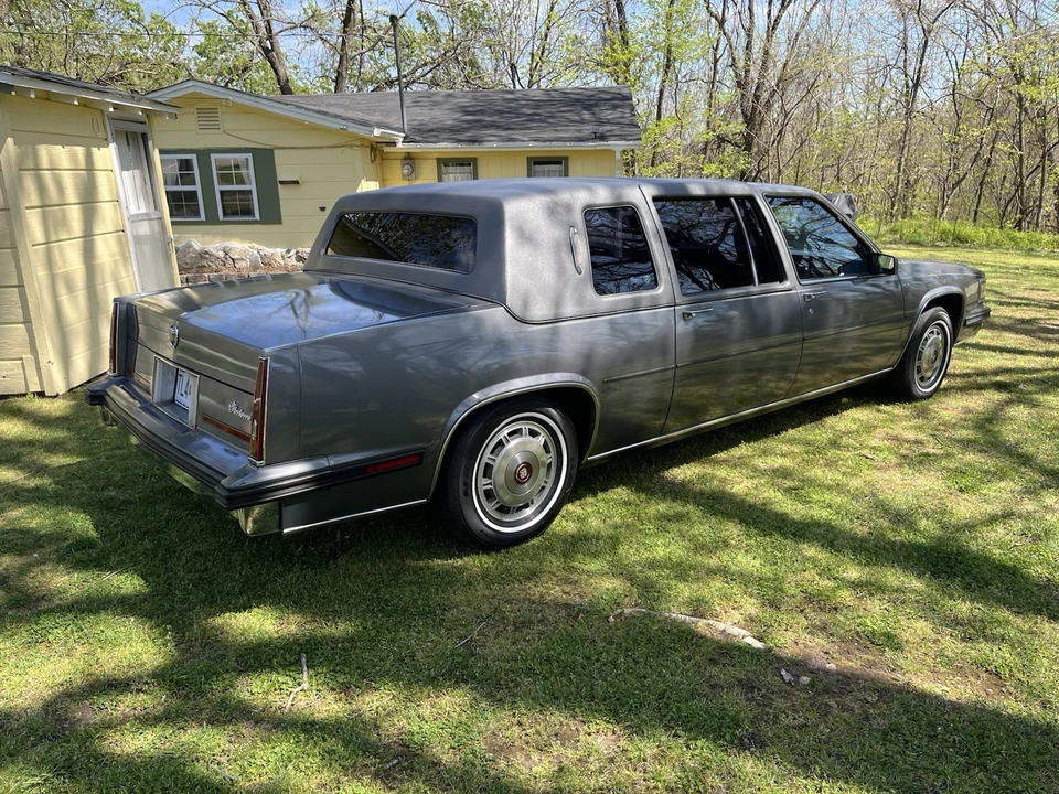 1985 Cadillac Fleetwood - Image 5 of 31