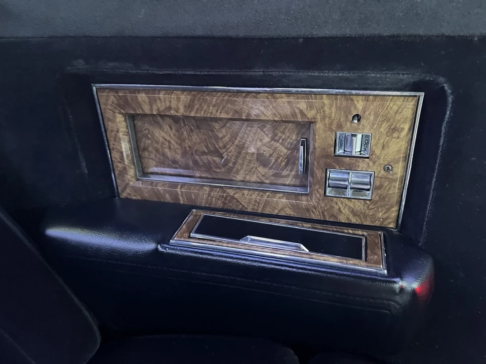 1985 Cadillac Fleetwood - Image 22 of 31