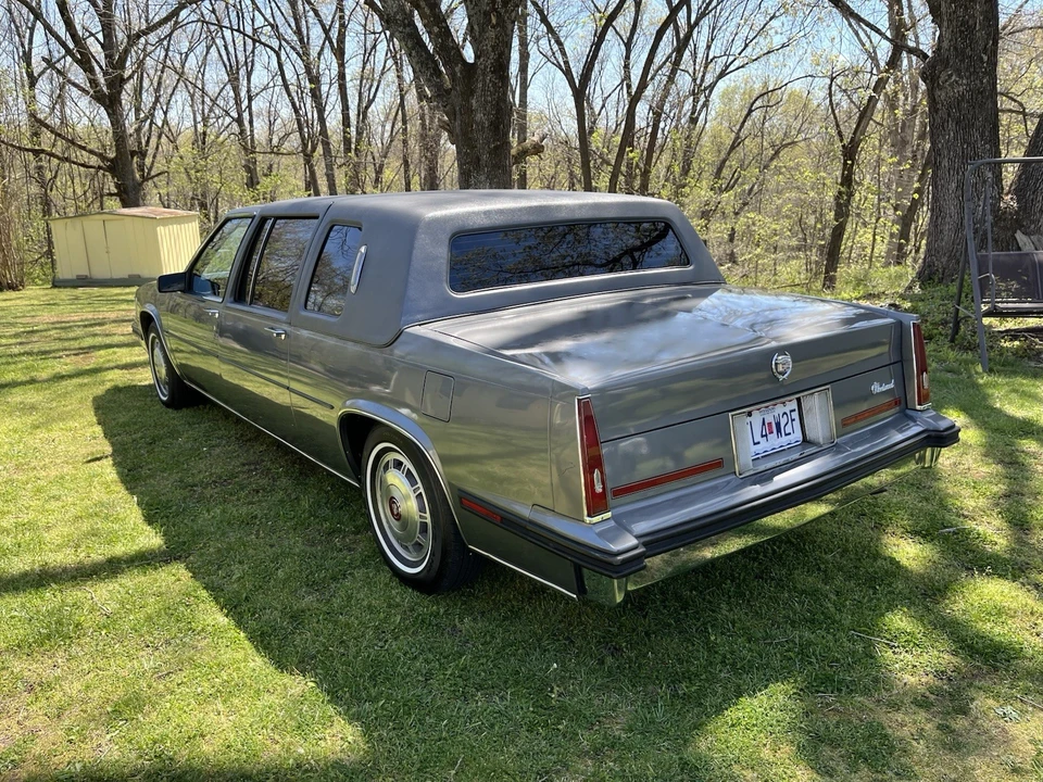 1985 Cadillac Fleetwood - Image 3 of 31