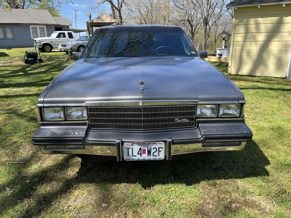1985 Cadillac Fleetwood - Image 7 of 31
