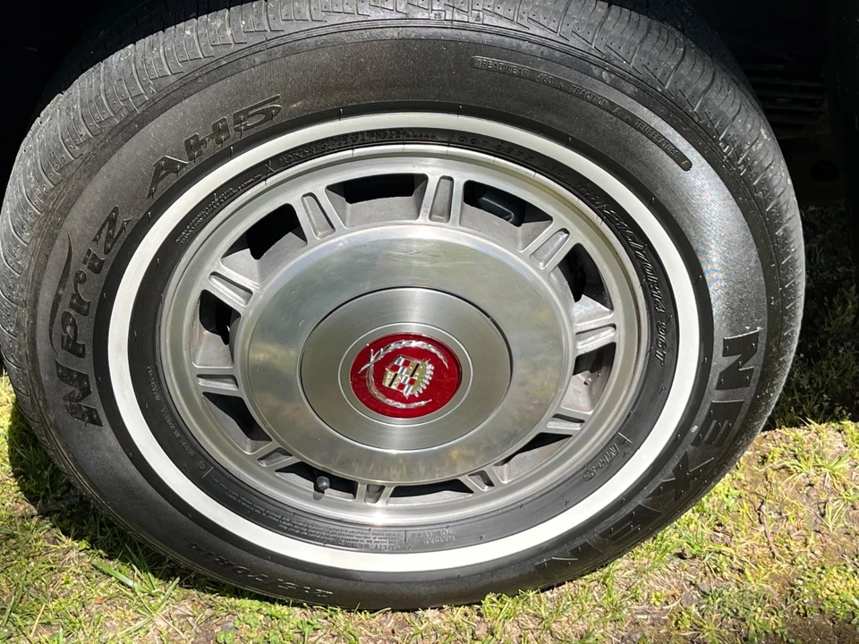 1985 Cadillac Fleetwood - Image 25 of 31