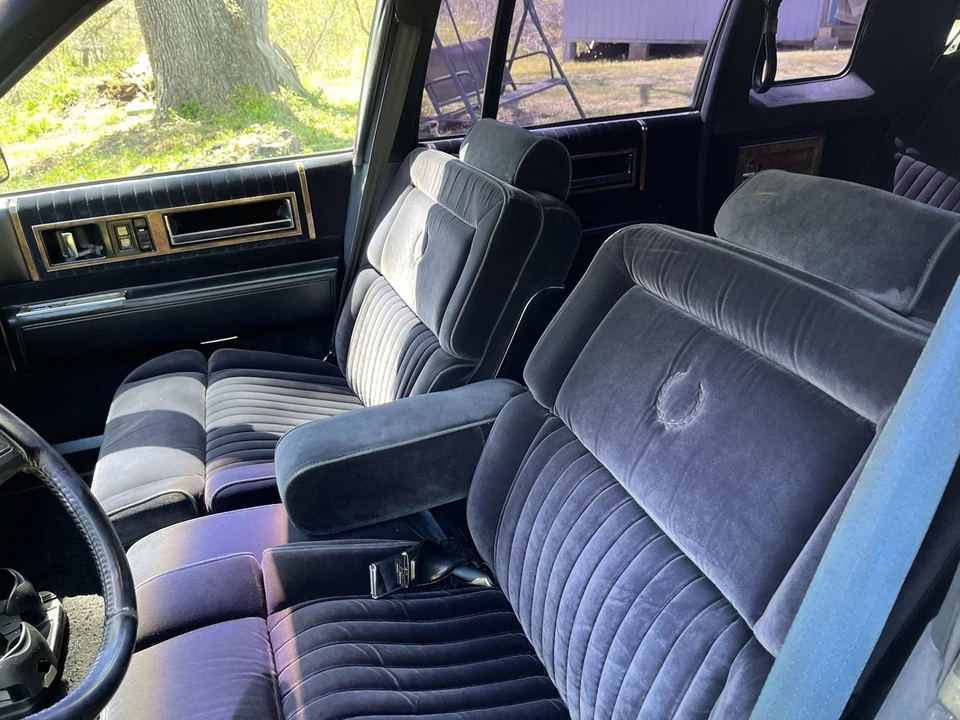 1985 Cadillac Fleetwood - Image 10 of 31