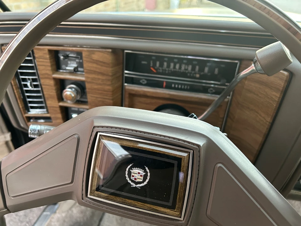 1985 Cadillac Fleetwood - Image 9 of 21