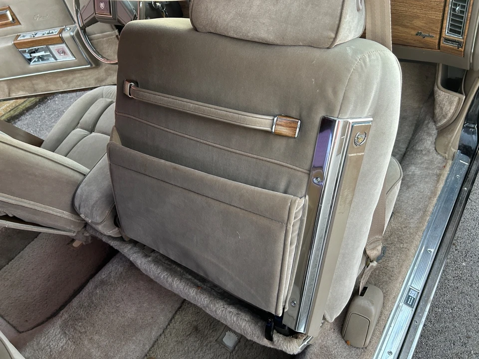 1985 Cadillac Fleetwood - Image 16 of 21