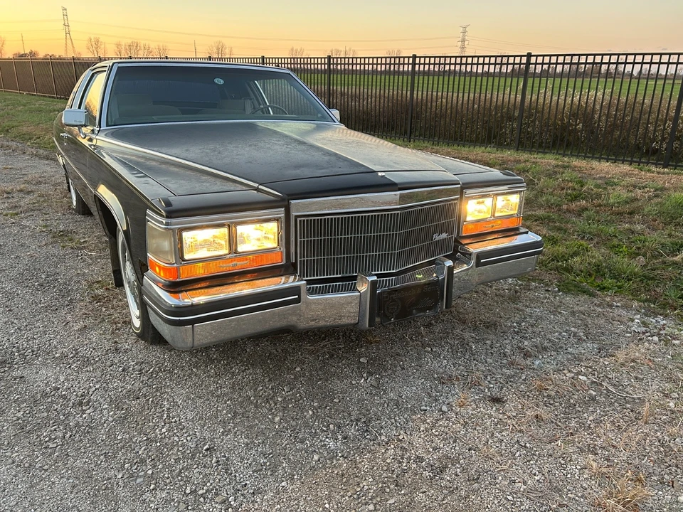 1985 Cadillac Fleetwood - Image 3 of 21