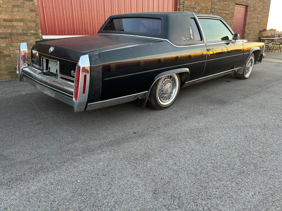 1985 Cadillac Fleetwood - Image 4 of 21