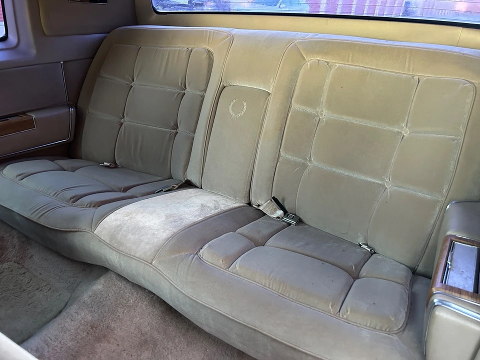 1985 Cadillac Fleetwood - Image 13 of 21