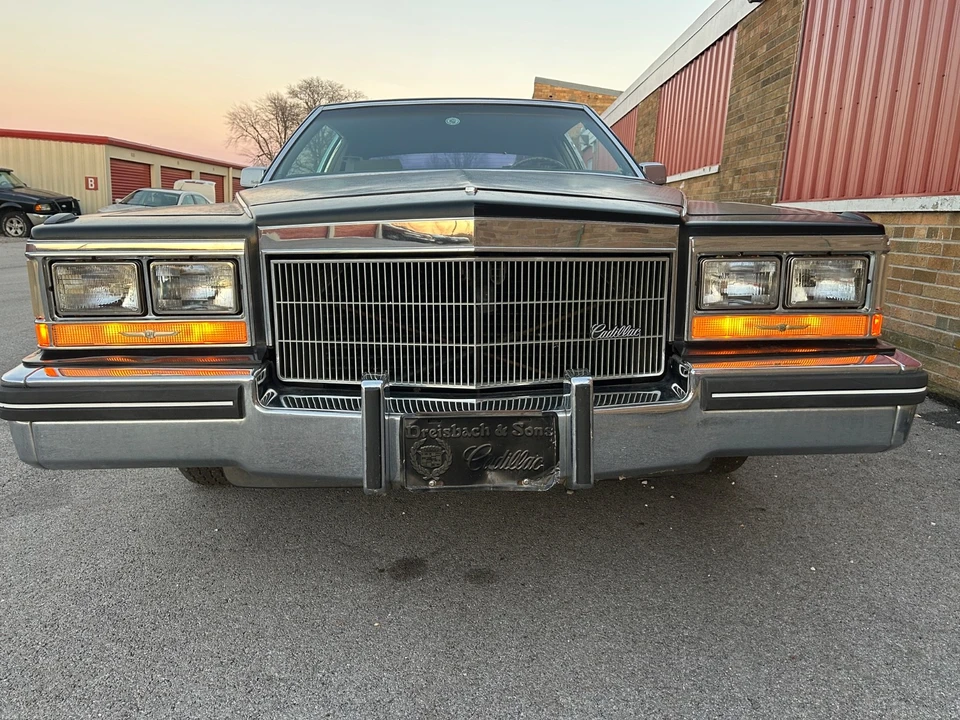 1985 Cadillac Fleetwood - Image 8 of 21