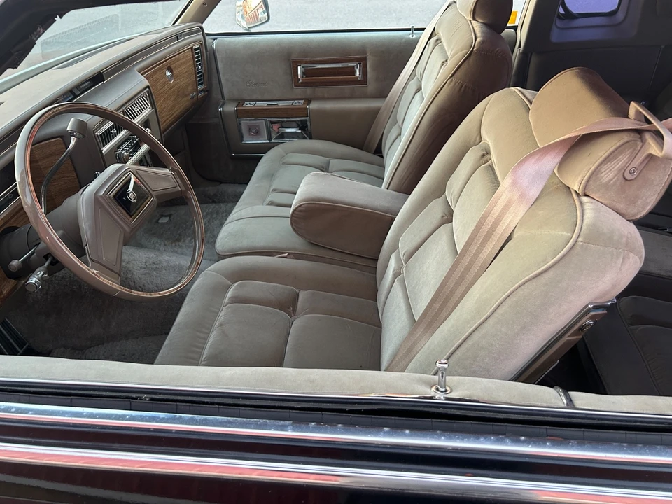 1985 Cadillac Fleetwood - Image 18 of 21