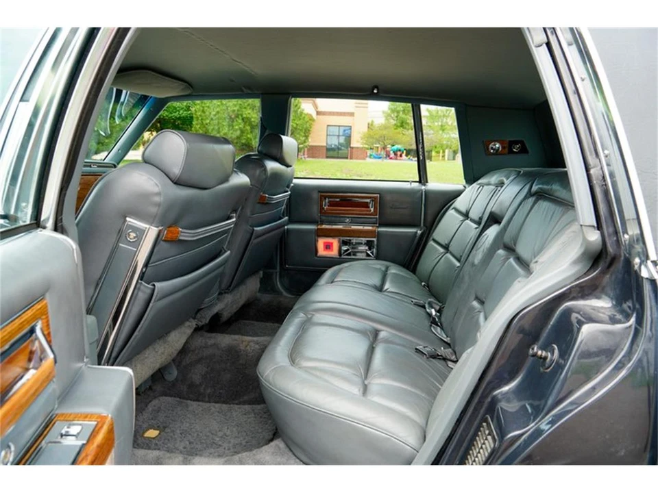 1985 Cadillac Fleetwood - Image 17 of 31