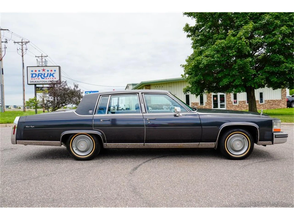 1985 Cadillac Fleetwood - Image 2 of 31