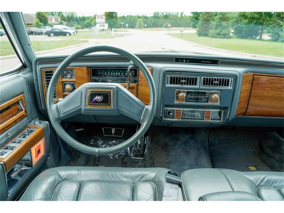 1985 Cadillac Fleetwood - Image 12 of 31