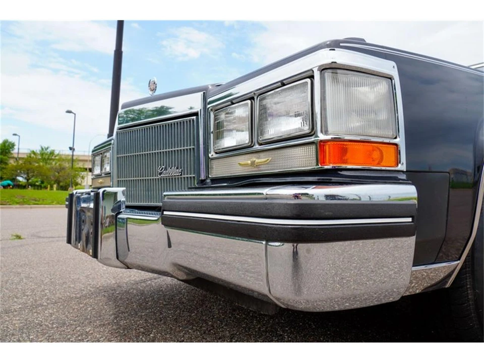 1985 Cadillac Fleetwood - Image 23 of 31