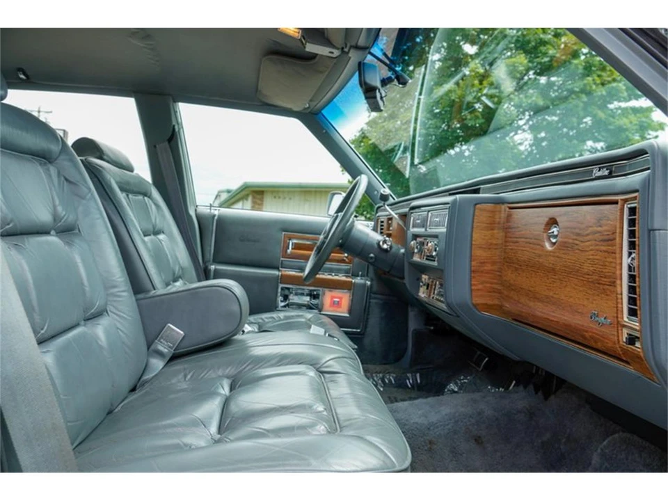 1985 Cadillac Fleetwood - Image 18 of 31