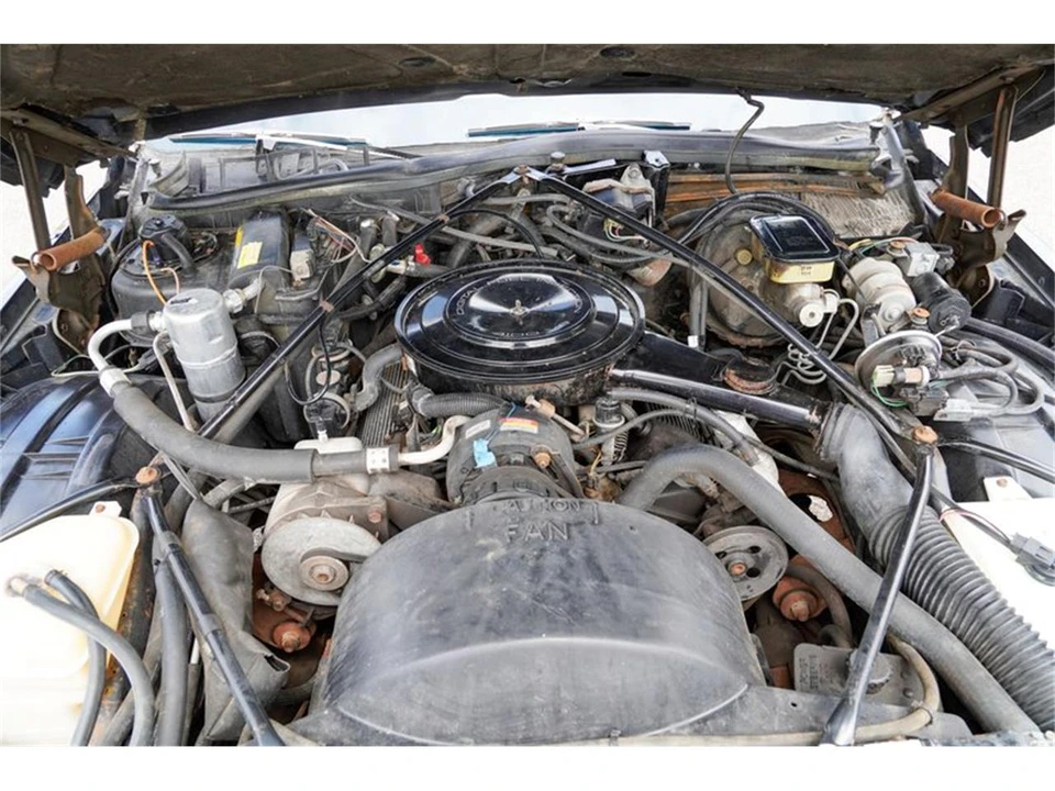 1985 Cadillac Fleetwood - Image 19 of 31