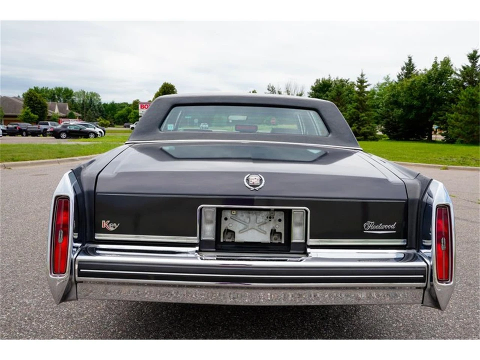1985 Cadillac Fleetwood - Image 5 of 31