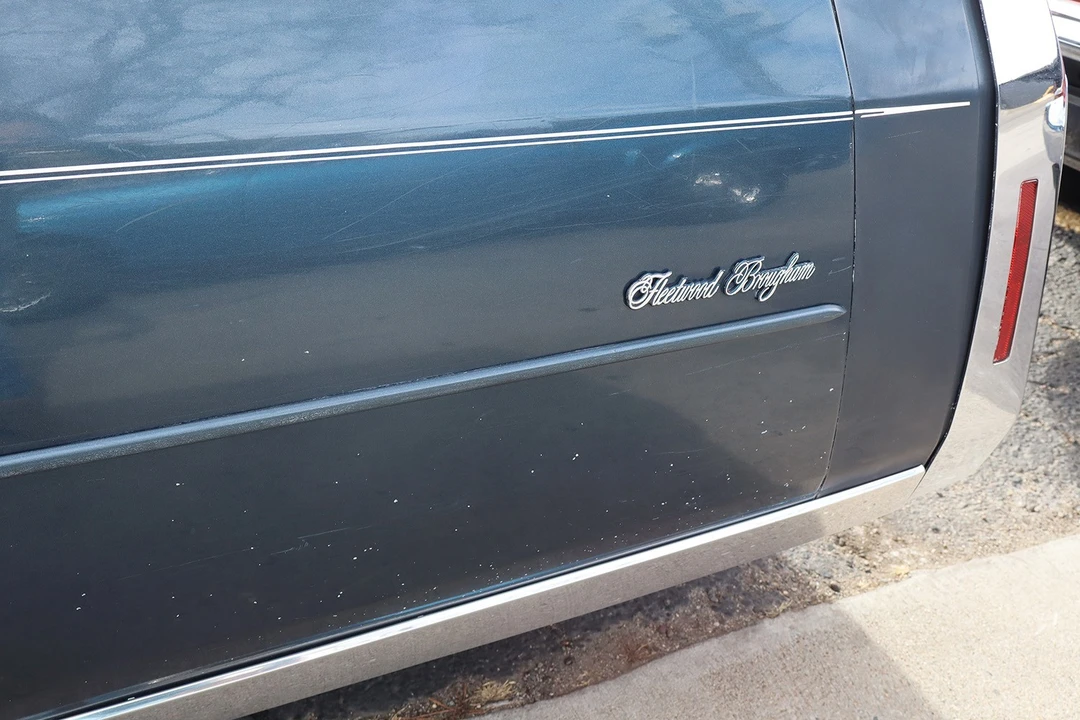 1985 Cadillac Fleetwood - Image 10 of 21