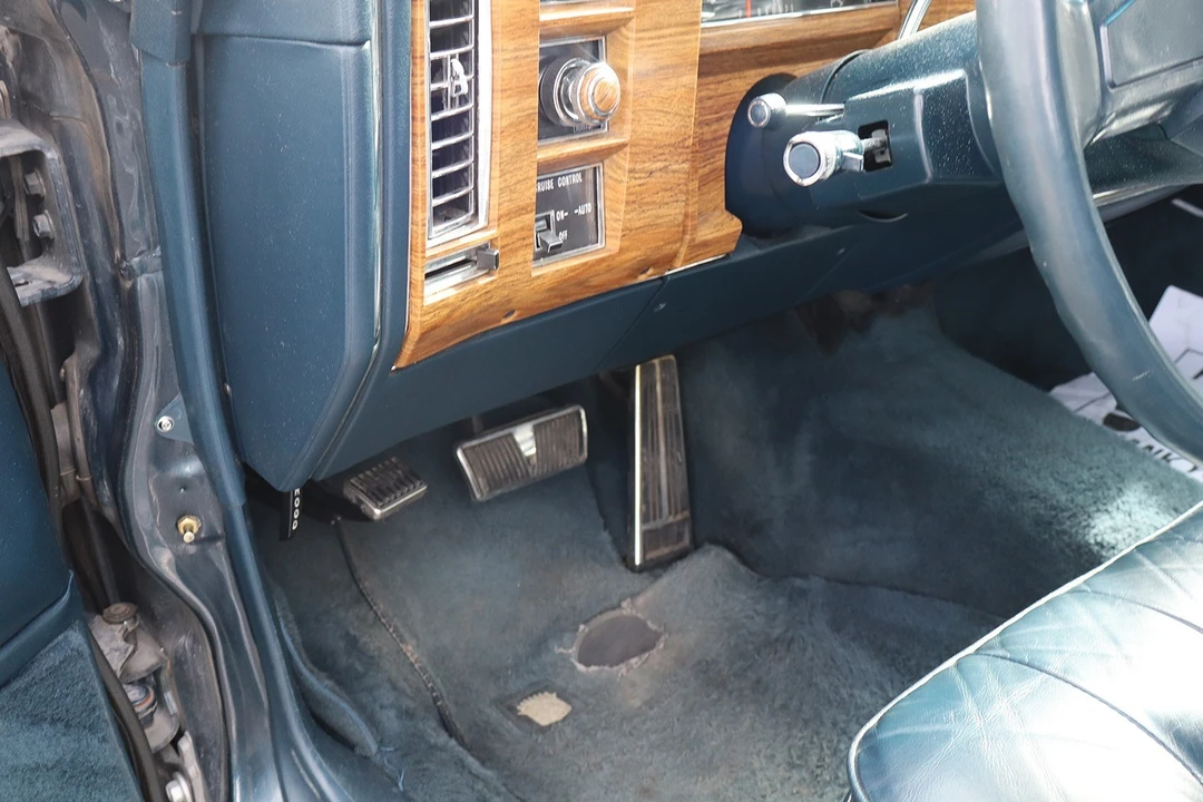 1985 Cadillac Fleetwood - Image 13 of 21