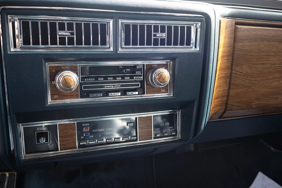 1985 Cadillac Fleetwood - Image 16 of 21