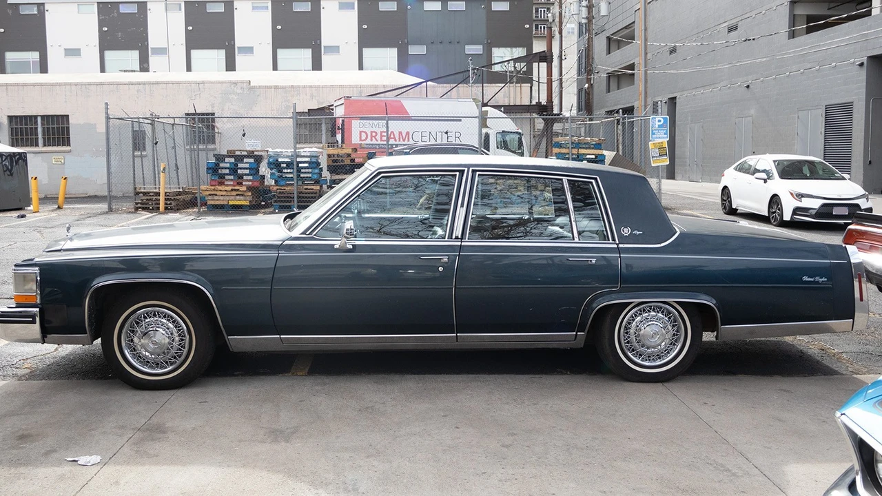 1985 Cadillac Fleetwood - Image 6 of 21