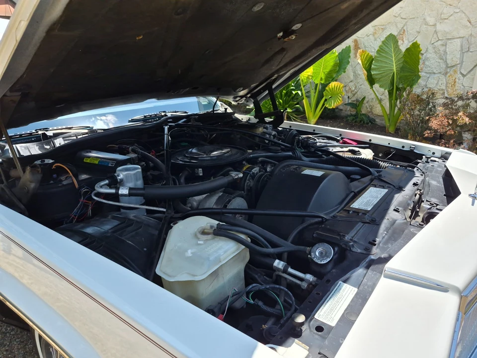 1985 Cadillac Fleetwood - Image 20 of 31