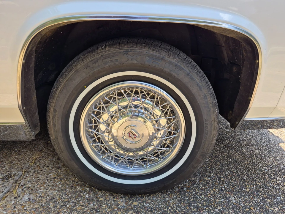 1985 Cadillac Fleetwood - Image 22 of 31